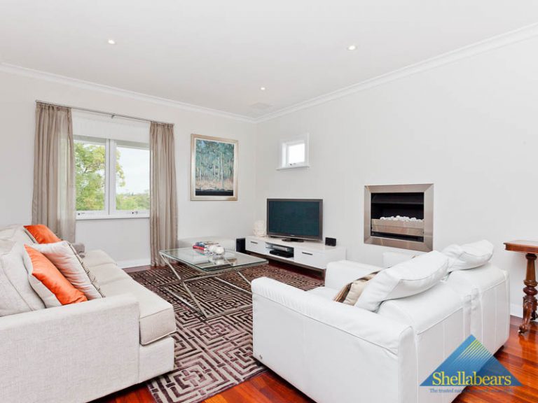 35 Vincent Street gallery