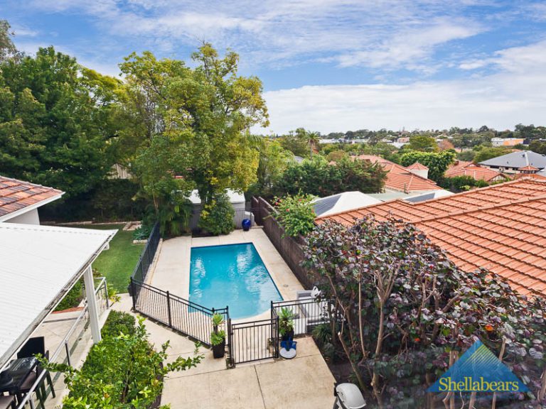 35 Vincent Street gallery