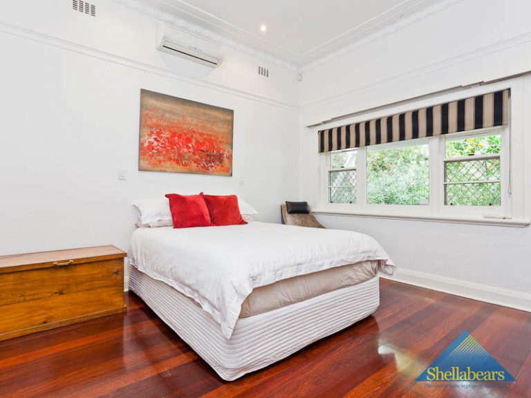 35 Vincent Street gallery