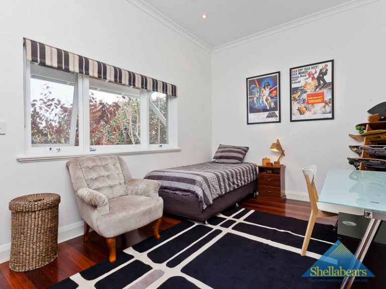 35 Vincent Street gallery