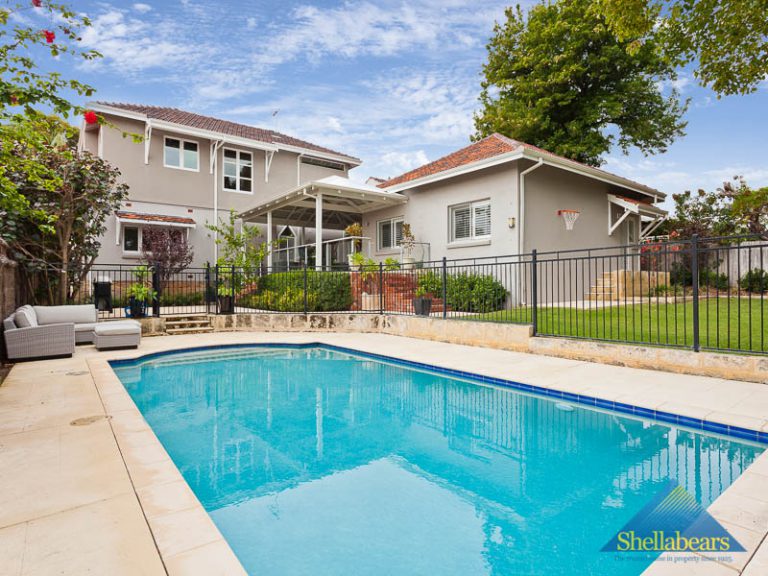 35 Vincent Street gallery