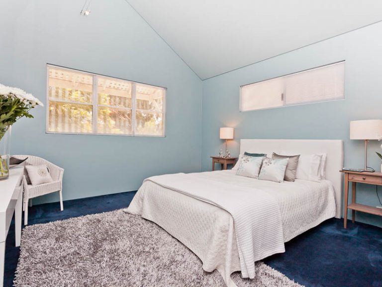 18 Perth Street gallery