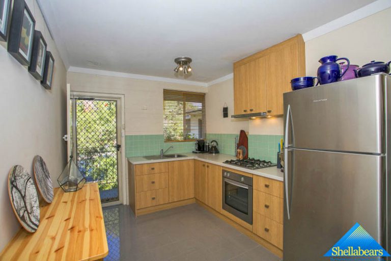 8/233 Hensman Road gallery