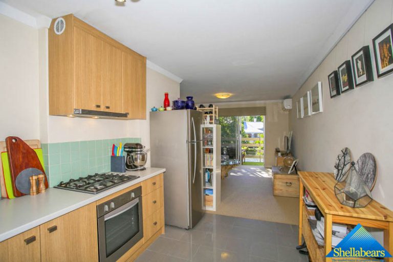 8/233 Hensman Road gallery