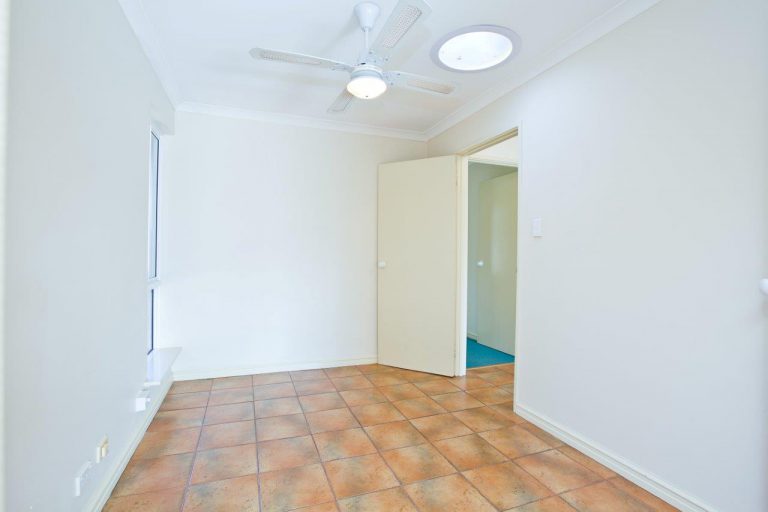17/6 Stuart Street gallery