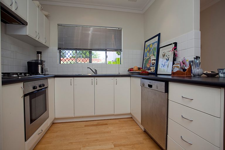 15/21 Anstey Street gallery