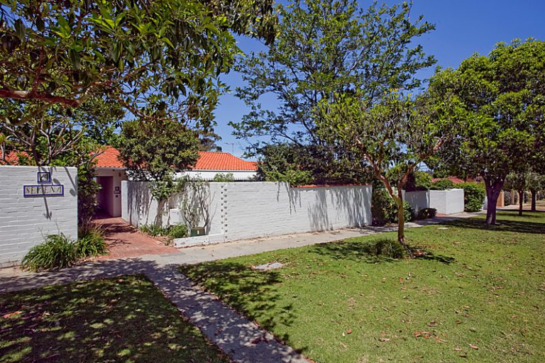 15/21 Anstey Street gallery