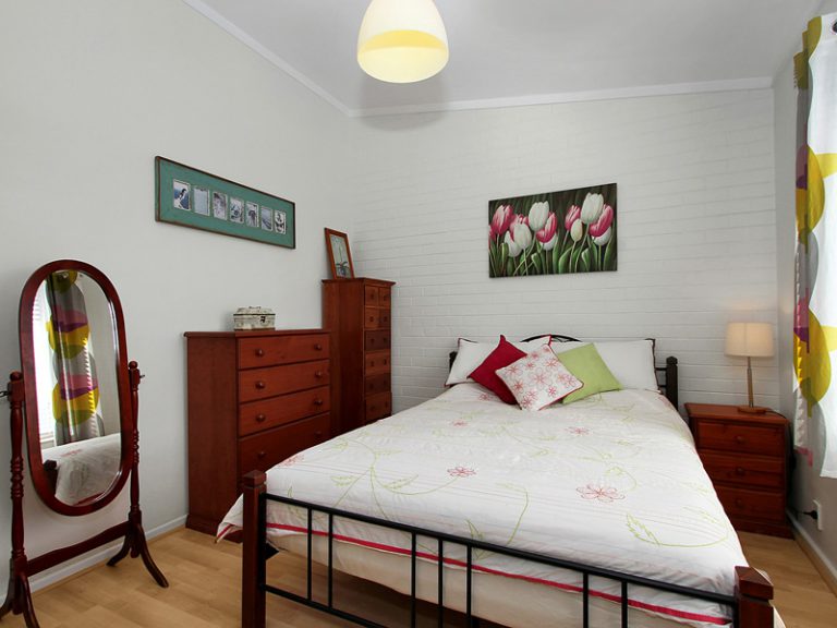 14/17 Glyde Street gallery