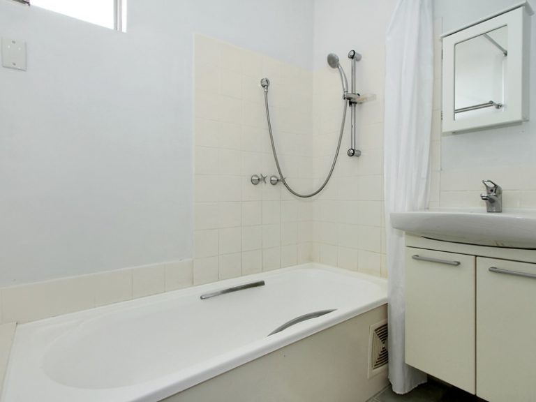 14/17 Glyde Street gallery