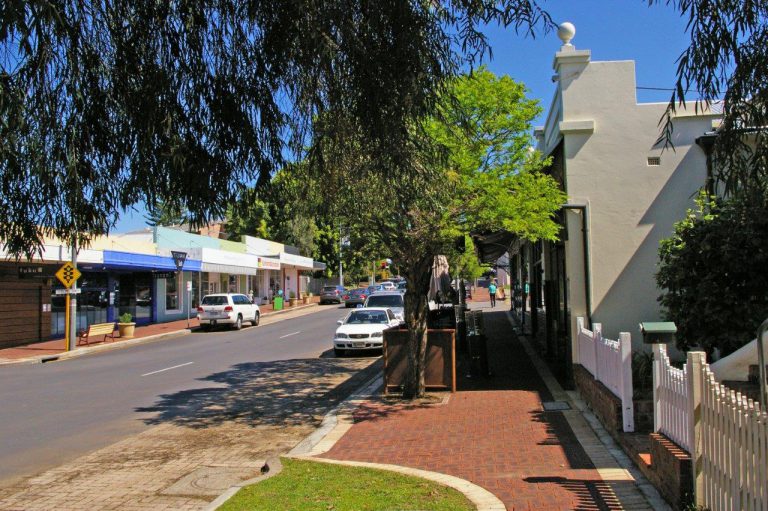 15/27 St Leonards Street gallery