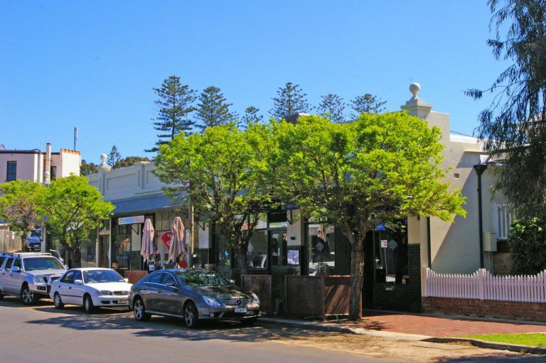 15/27 St Leonards Street gallery