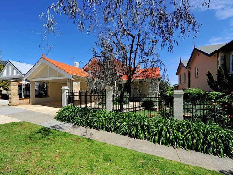 25 Congdon Street gallery