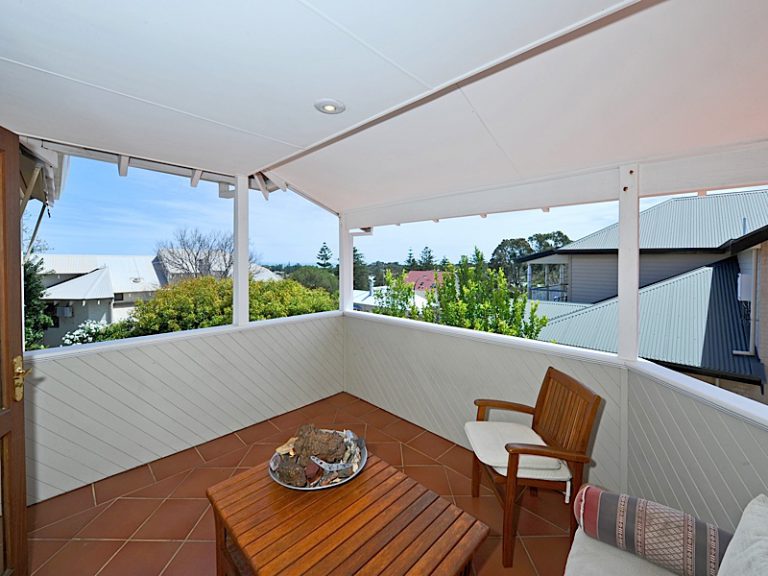 25 Congdon Street gallery