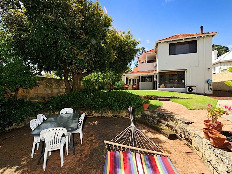 25 Congdon Street gallery