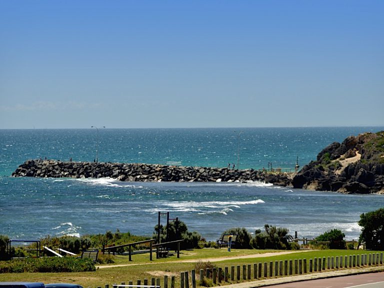 4/62 Marine Parade gallery
