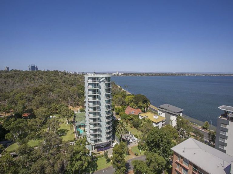 28/3 Park Avenue gallery