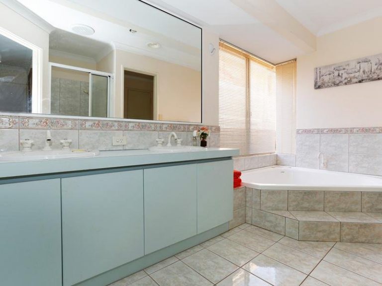 4 Rhodes Place gallery