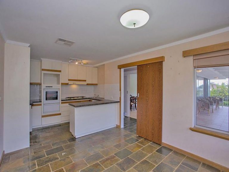 2 Roberts Road gallery