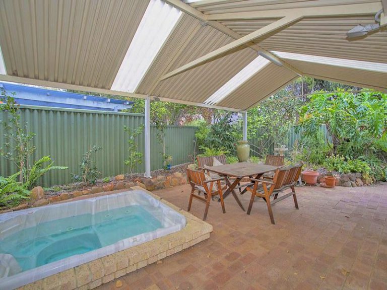 2 Roberts Road gallery