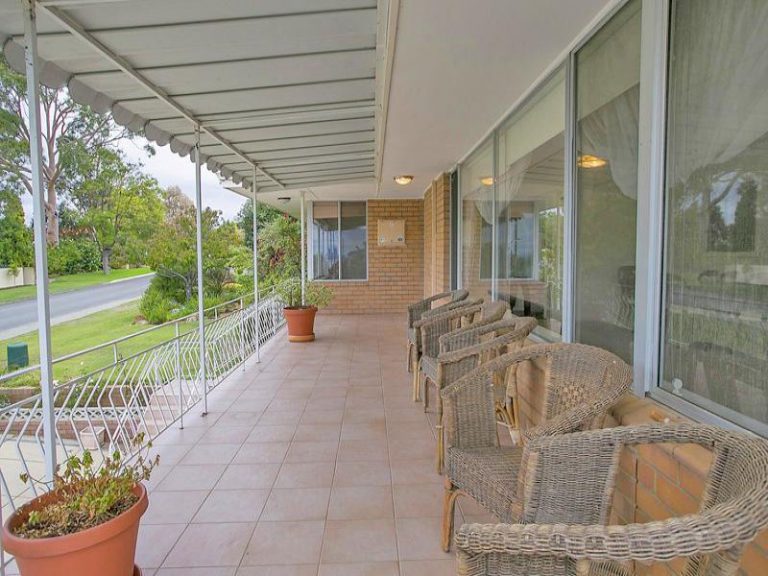 2 Roberts Road gallery