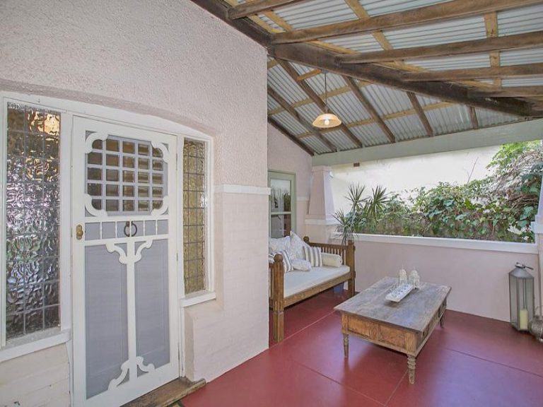 50 Williams Road gallery