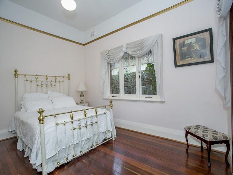 50 Williams Road gallery