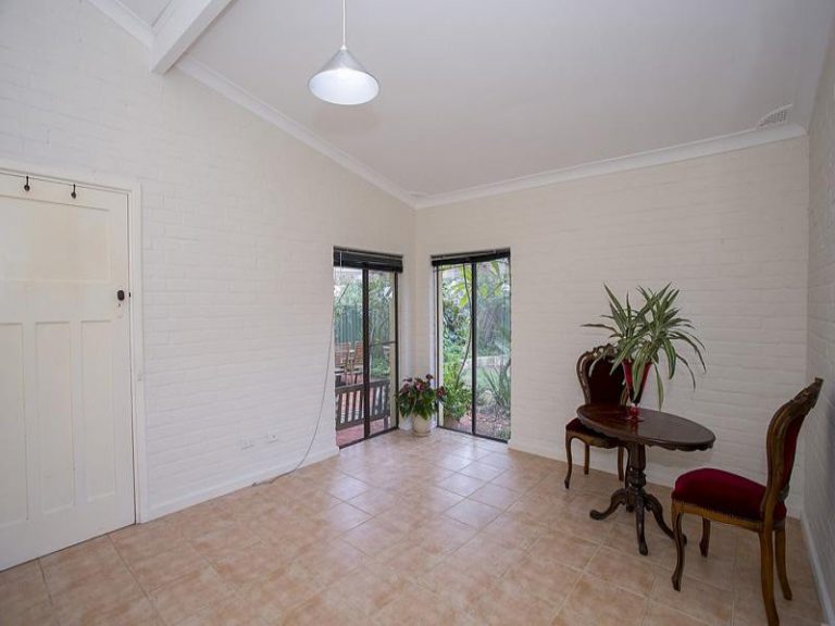 50 Williams Road gallery