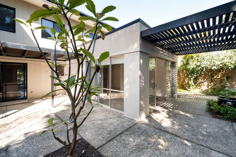 2 Albert Street gallery