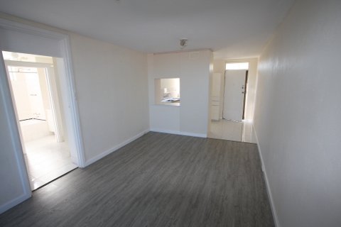 21/27 St Lenonard gallery