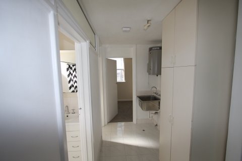 21/27 St Lenonard gallery