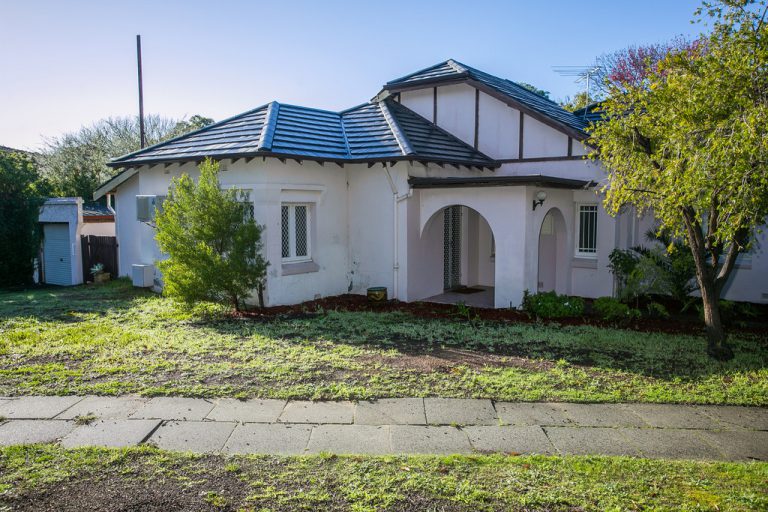 90 Bruce Street gallery