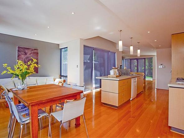 77 Napier Street gallery