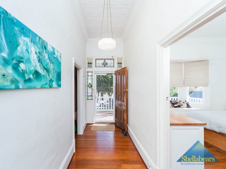 8 Kenny Street gallery