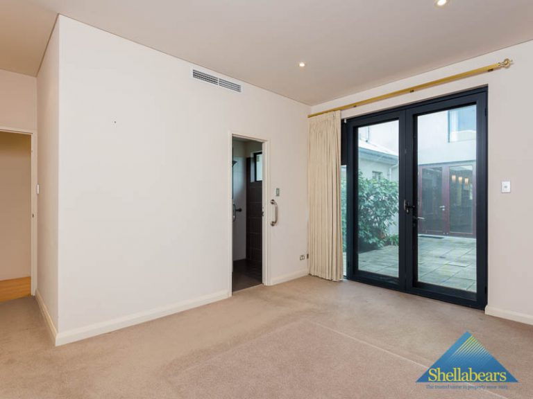 77a Napier Street gallery