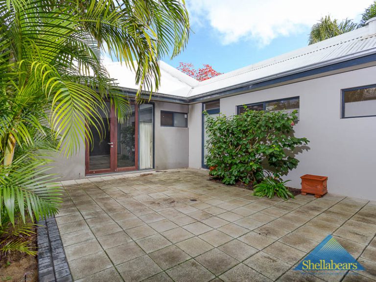 77a Napier Street gallery