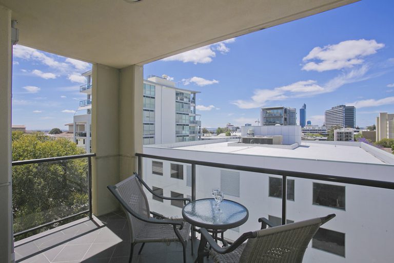 20/2 Outram Street gallery