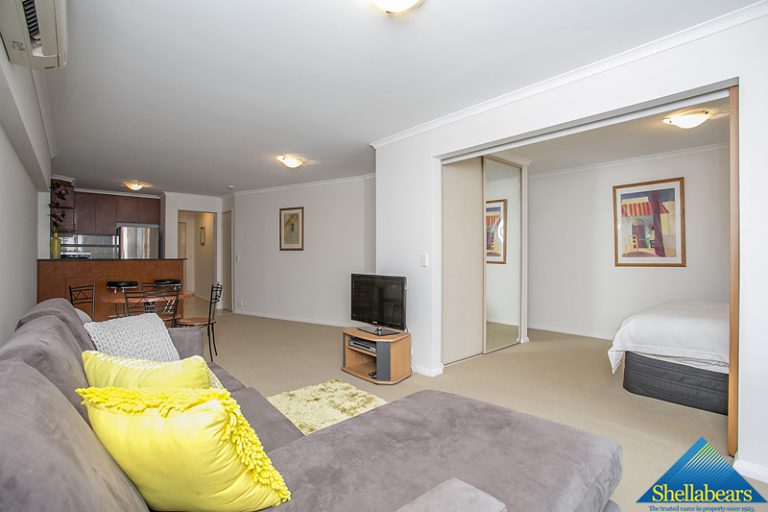 20/2 Outram Street gallery