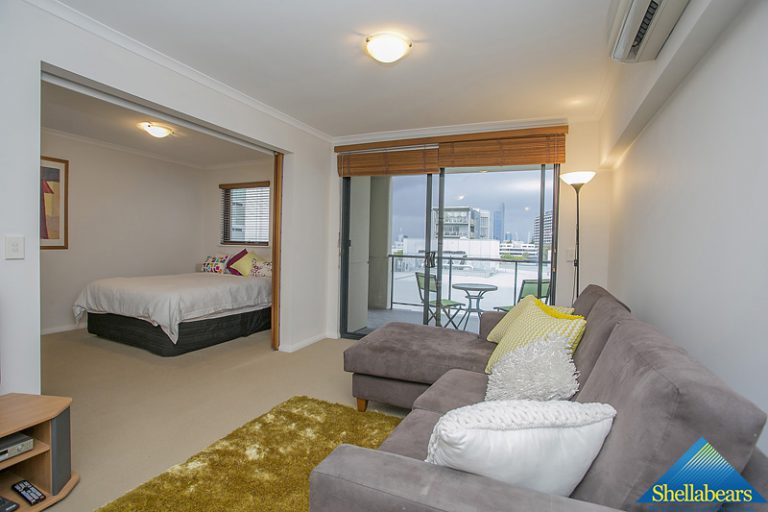 20/2 Outram Street gallery