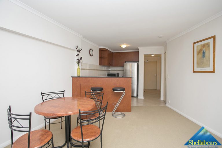 20/2 Outram Street gallery