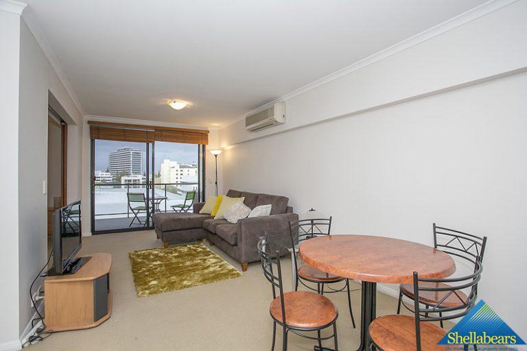 20/2 Outram Street gallery