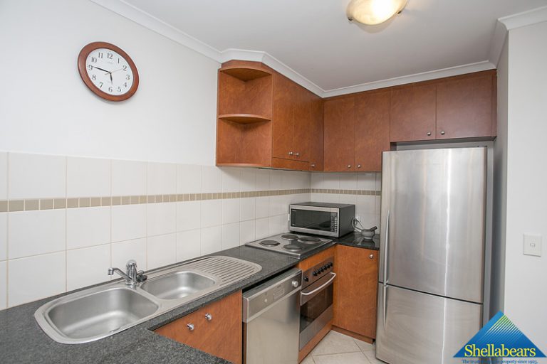 20/2 Outram Street gallery