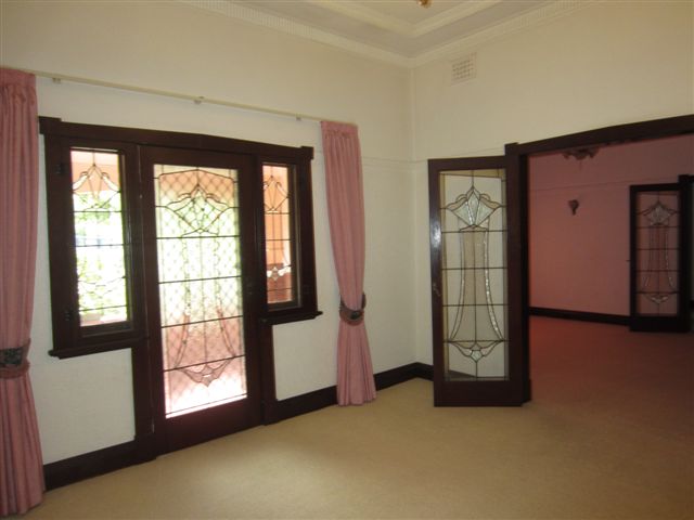 13 Kinninmont Avenue gallery