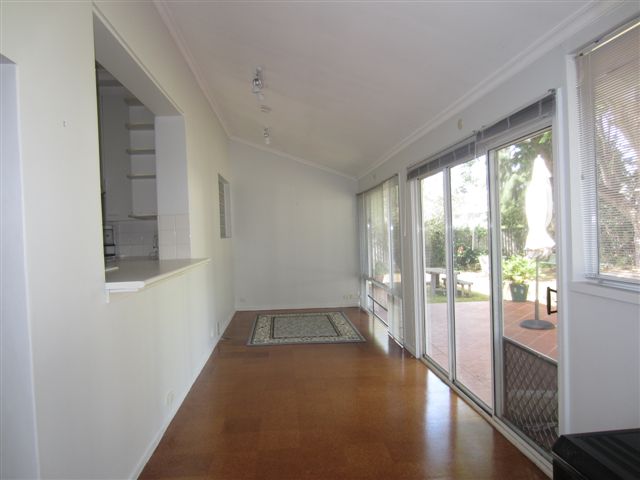 13 Kinninmont Avenue gallery