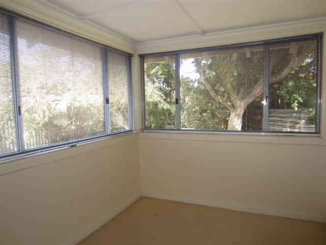 13 Kinninmont Avenue gallery