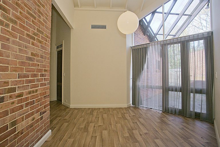 8 Brown Street gallery