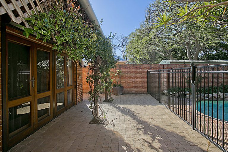 8 Brown Street gallery