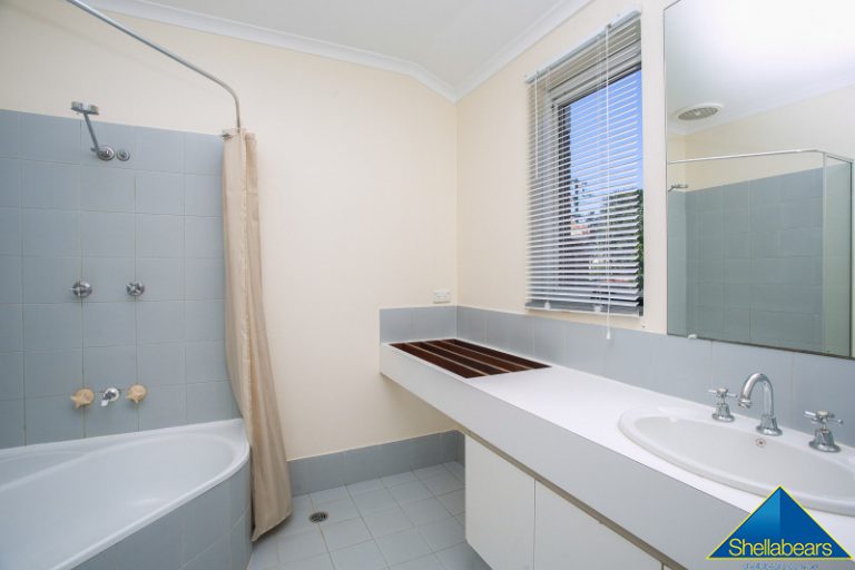 9/1 Brentham Street gallery