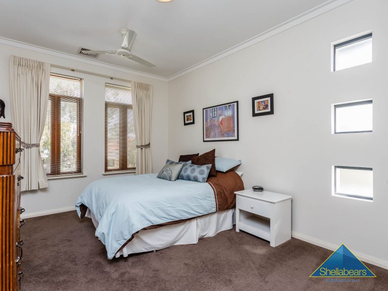 19 Lynton Street gallery