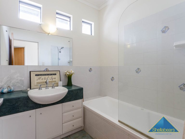 19 Lynton Street gallery