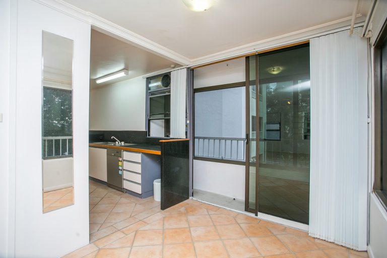 2d/25 Victoria Avenue gallery